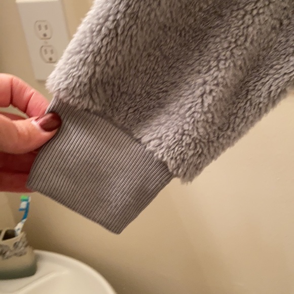 New without tags Sherpa turtleneck! - Picture 3 of 5